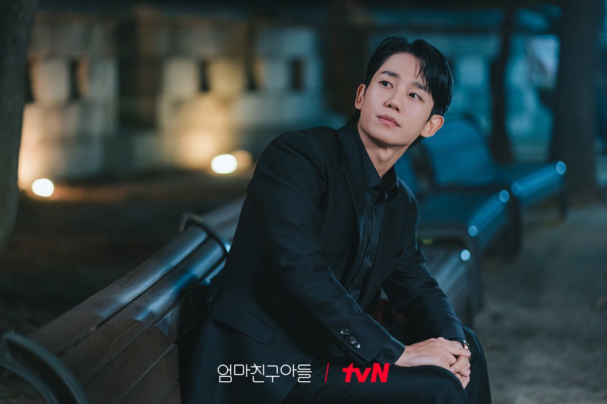 thejunghaein's tweet photo. he really does look good in black 😫 https://t.co/53R1Dyep2q