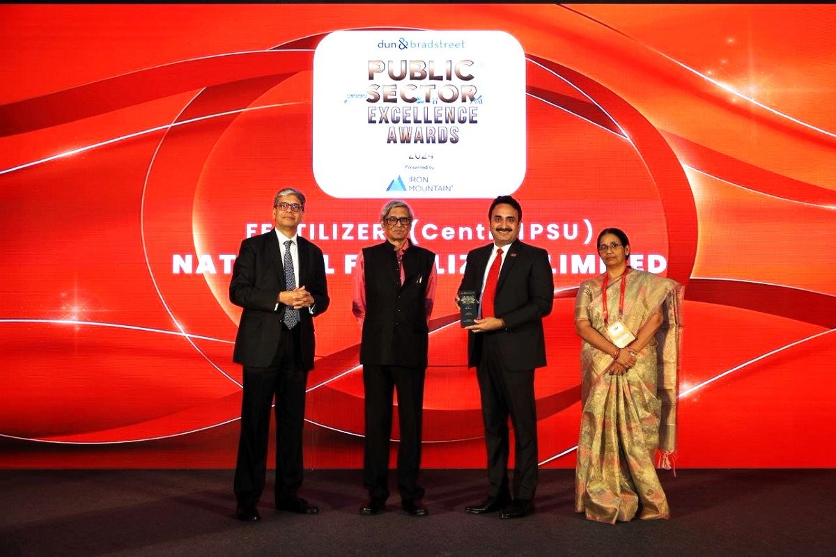 NFL_Kisan's tweet photo. NFL wins "Public Sector Excellence Award" during Dun & Bradstreet PSU & Govt Summit 2024 held in New #Delhi. The company received the #award for playing its role in nation-building through #innovation and #excellence.

Dr. Bibek Debroy, Chairman Economic Advisory Council to the Prime Minister, Government of India, delivered the Keynote address on the occasion and gave away the awards.

Sh Sanjeev Randeva, General Manager (Human Resources) received the award on behalf of the company.