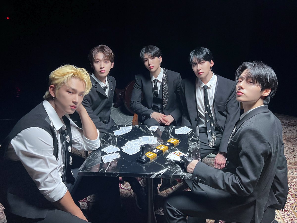 [#원어스]

<ROAD TO KINGDOM : ACE OF ACE> 
#로드투킹덤_A Teaser Still Photo Behind 📸

#ONEUS #로드투킹덤 
#ROADTOKINGDOM
#ROADTOKINGDOM_A