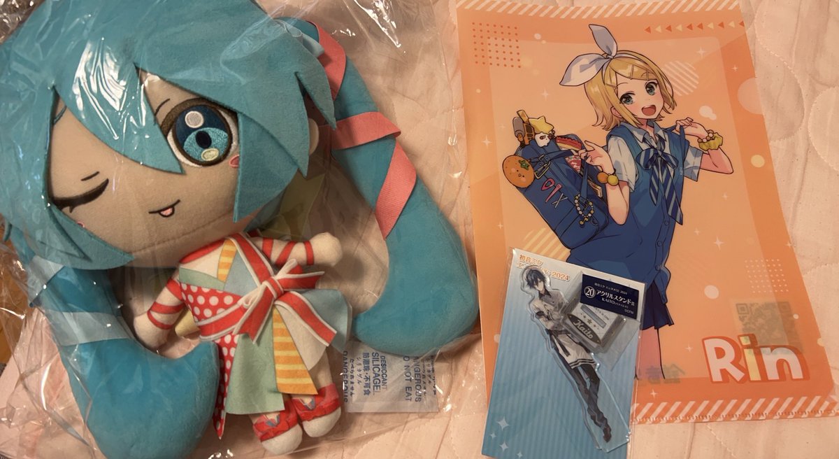 ちょっと前にくじ引いたらウィンクしたミクちゃん当たってビビった…！！😆😆