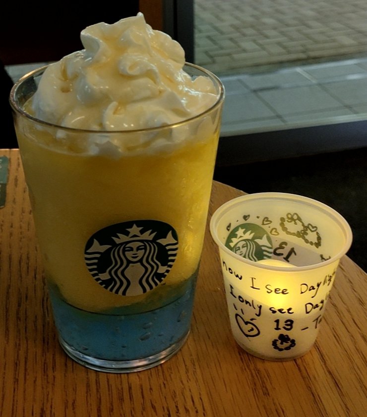 Johann690Nina25's tweet photo. 知らなかったけど満月と新月の夜にやっているみたい(今日では無いです
#サンシャインパインフラペチーノ
#DelightintheNight
#スターバックス https://t.co/xzIcDVKZXK