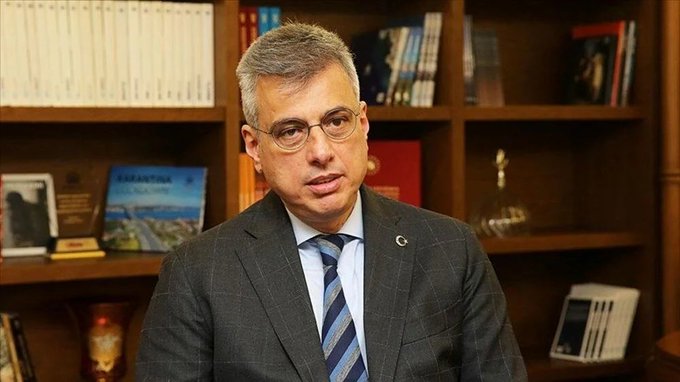 Sağlık Bakanı Kemal Memişoğlu: (Maymun çiçeği virüsü) 

"Korkuya ve paniğe gerek yok. Tek tük görülebilir; ama bu salgın olmaz."