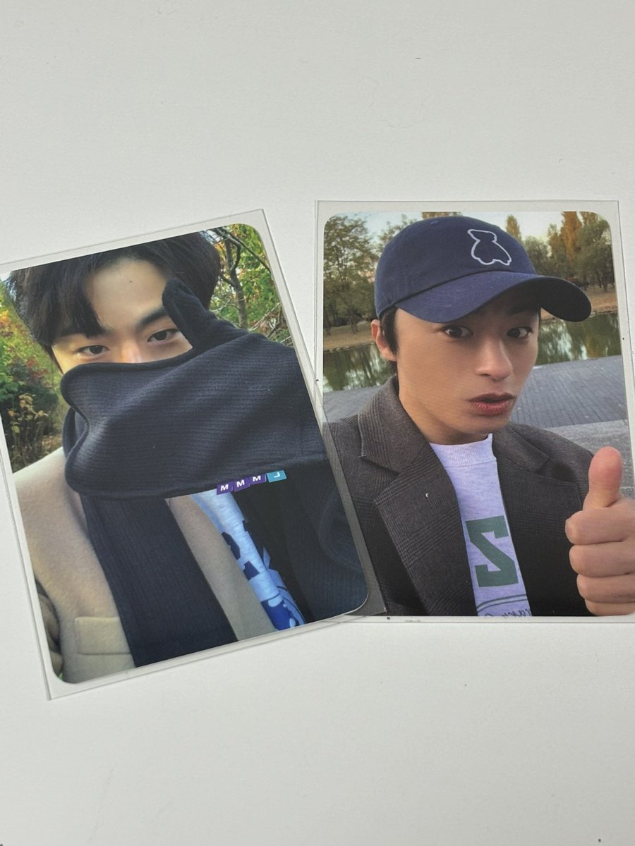 교환님 포카 나눔 하께요 
2022 시그 포카에용 

두분 뽑아서 한장씩 골라서 가저가시기 

RT ! 
당발은 내일 .. 까먹으먼 내일모레일수도