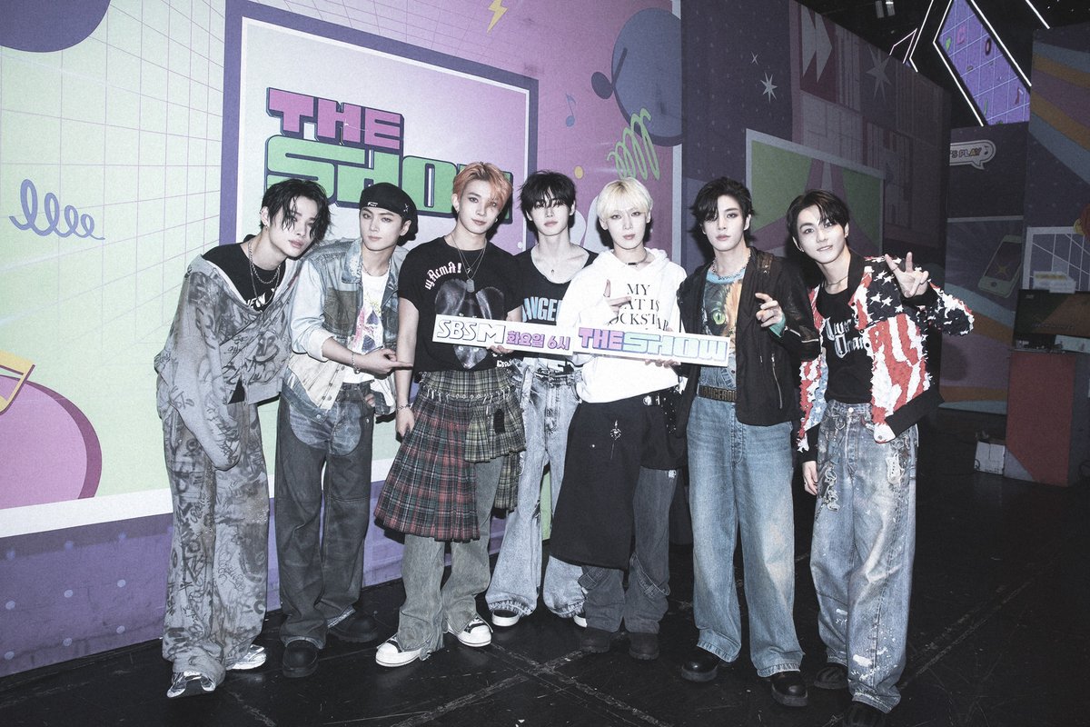 sunghoonpx's tweet image. ( ..,.. ) Lights, camera, and the stage is ours.