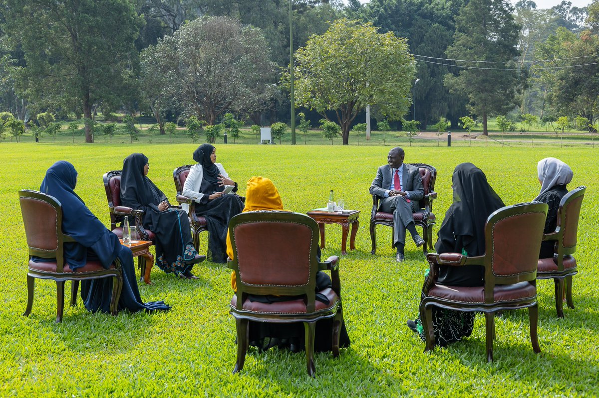 WilliamsRuto's tweet photo. We are all better off when our women — especially those from marginalised areas — are empowered and included in decision-making. 

We will engage women leaders in the management of the affairs of our country to ensure inclusive development.

At @StateHouseKenya, Nairobi, met grassroots women leaders from Wajir, Mandera and Garissa Counties.