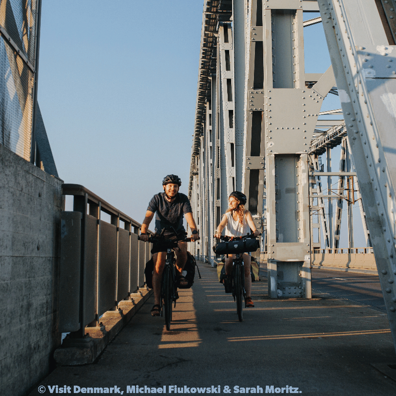 denmarkdotdk's tweet photo. Denmark is known for its bicycle culture and bicycle paths – and the bicycle bridges are no exception 🚴
Architecture, good infrastructure and urban mobility play a crucial part in tackling the climate crisis and reducing CO2 🌍

Did you know that 9 out of 10 Danes own a bike? 🙋 https://t.co/27LhaWgh3Z