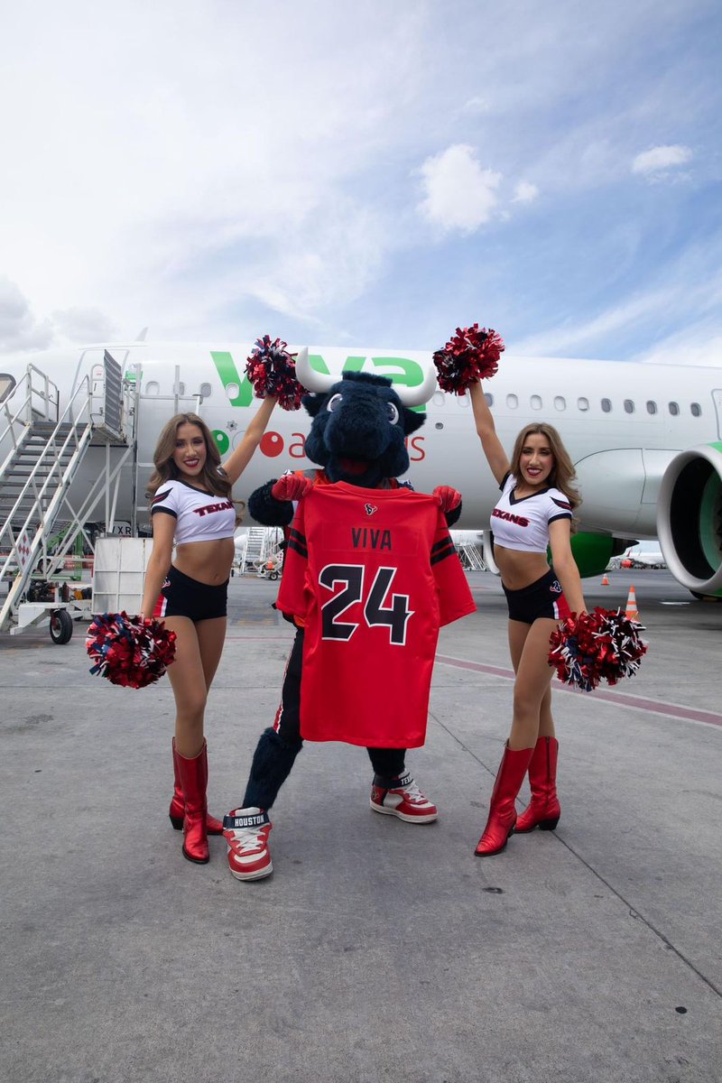 Juan Carlos Zuazua (@jczuazua) on Twitter photo ¡Gran noticia para los fans de la NFL en México! 📷🏈 Viva se convierte en la aerolínea favorita de los <a href="/HoustonTexans/">Houston Texans</a>. ✈ Además, con LIVE PASS tendrás más oportunidades para ver a tu equipo favorito y vivir experiencias únicas vivaaerobus.com/es-mx/eventos #HoustonTexans #NFL ¡Gran noticia para los fans de la NFL en México! 📷🏈 Viva se convierte en la aerolínea favorita de los <a href="/HoustonTexans/">Houston Texans</a>. ✈ Además, con LIVE PASS tendrás más oportunidades para ver a tu equipo favorito y vivir experiencias únicas vivaaerobus.com/es-mx/eventos #HoustonTexans #NFL