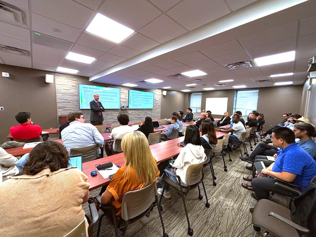 PurdueAgEcon's tweet image. Yesterday, Channing Arndt from IFPRI delivered an insightful seminar on &quot;Meeting Great Expectations for Food Systems.&quot; It was great to welcome him back and hear his global perspectives. Thank you to everyone who joined! #PurdueAgEcon #GlobalDevelopment