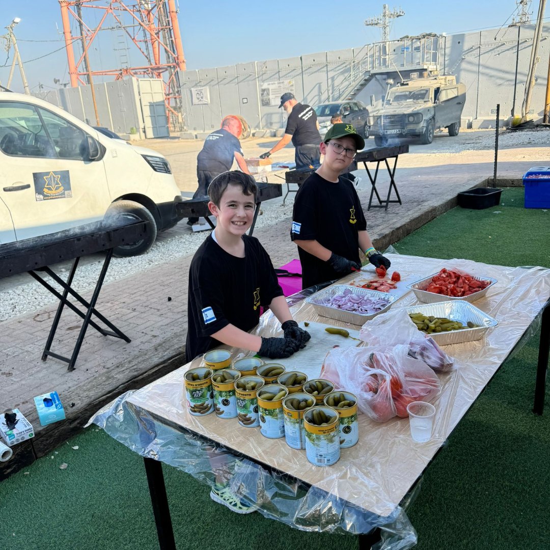 Grilling4Israel's tweet photo. Grateful for the hands that help and hearts that care. ๐๐๐ฎ๐ฑ Want to make a difference? Join us at our next event: https://t.co/MI3t7ka5Wn #grillingtime #goodcauses #idf #israel #supportourtroops #volunteerwithus https://t.co/CJn92TOBBU
