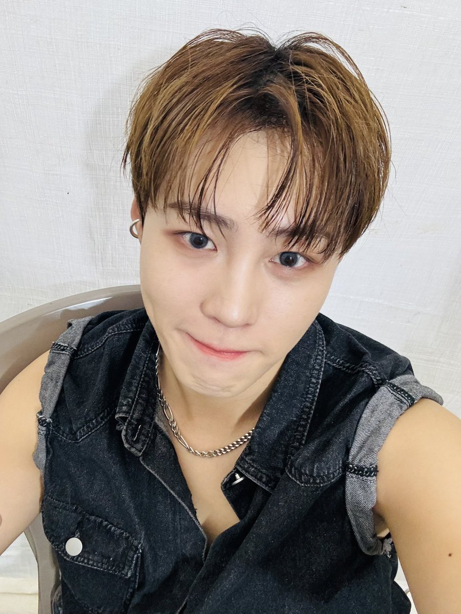 gooreumseng's tweet image. 하늘 여러분~~!!
저 상 받았어요~~
축하해 주셔서 너무 감사하고
이 기쁨을 같이 나누고 싶습니다🩷
앞으로도 더 열심히 열심히 해보겠습니다.
사랑합니다❤️
#하성운 #하늘 #사랑해 #kworldreamawards #퍼포먼스상 #감사합니다