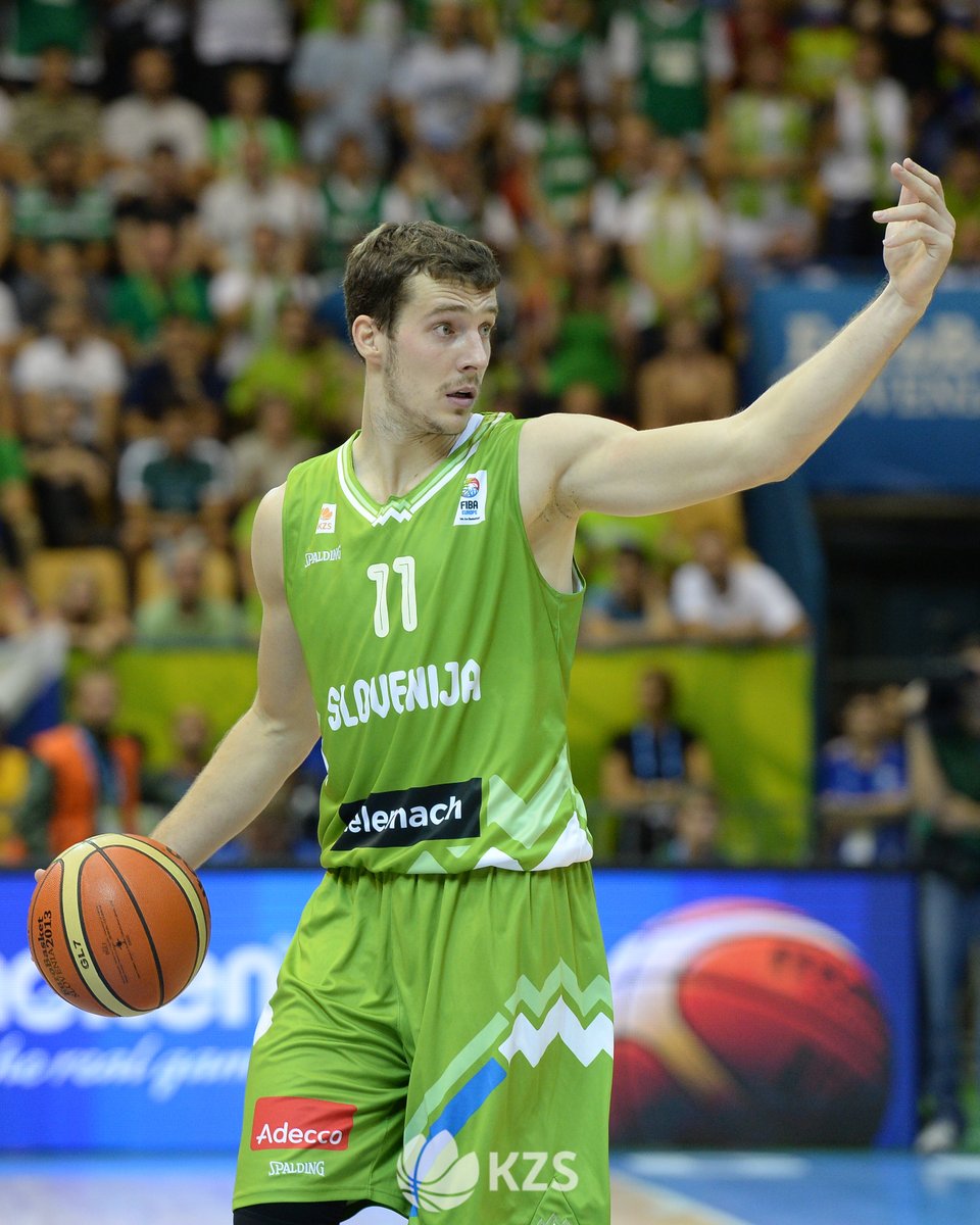 kzs_si's tweet photo. Ponosno je Gogi zastopal slovenske barve tudi na domačem evropskem prvenstvu leta 2013, kjer je s Slovenijo takrat dosegel zgodovinsko 5. mesto! ⚡️

#kzs I #gorandragic https://t.co/cOqfbYNoPK