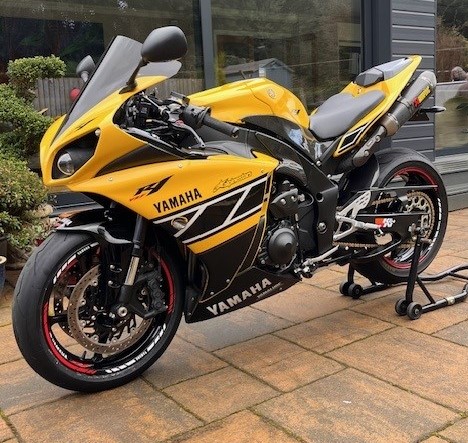 PSOSEastLothian's tweet photo. We are appealing after a yellow Yamaha R1 - DY59 AZJ - was stolen from Dalrymple Cres in Musselburgh overnight and reported to us 9.30am Wed 21 Aug. If you have seen it or saw anything suspicious please call us on 101 - Inc 0669 of 21/8/24
More: https://t.co/4Sl9zBnOfU https://t.co/V8ryQlRVJE