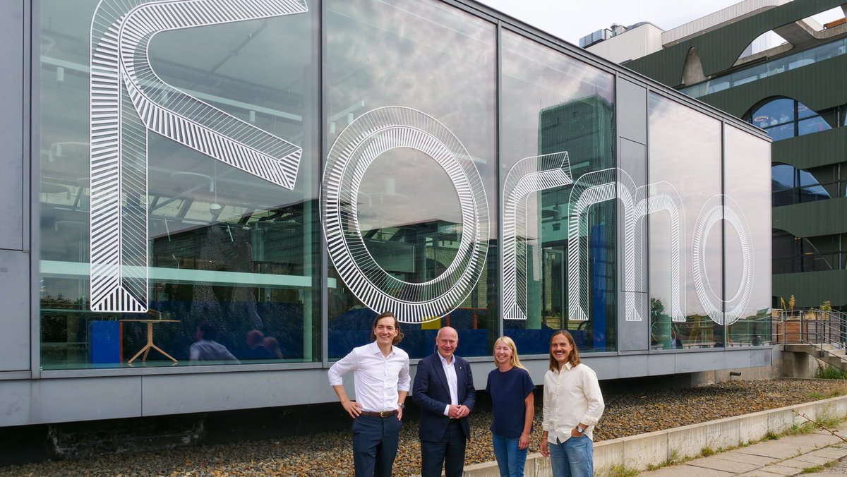 Der Reg. Bürgermeister <a href="/kaiwegner/">Kai Wegner</a> auf Start-up-Tour! Er besuchte fünf Neugründungen. Darunter waren das FinTech-Start-up Raisin &amp; das Food-Tech-Start-up Formo Bio sowie die drei Start-ups Elephant Company, Exazyme &amp; LipoCheck im Künstliche Intelligenz Entrepreneurship Zentrum.