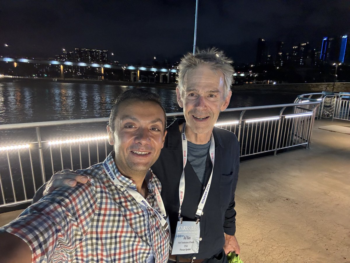 LabVogeli's tweet image. Spinning in Seoul, South Korea. The #ICMRBS banquet dinner and meeting with the legendary #NMR scientists @CU_BMG @morkos_henen