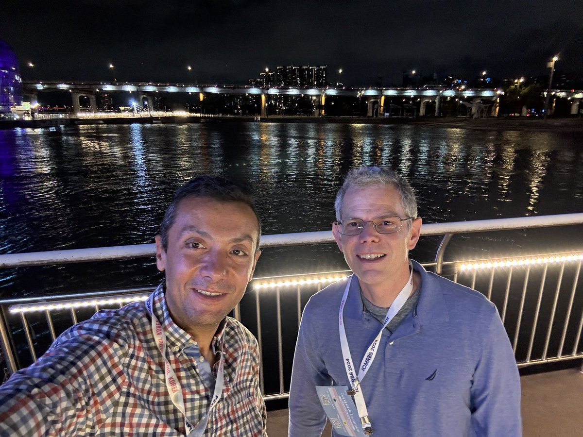 LabVogeli's tweet image. Spinning in Seoul, South Korea. The #ICMRBS banquet dinner and meeting with the legendary #NMR scientists @CU_BMG @morkos_henen