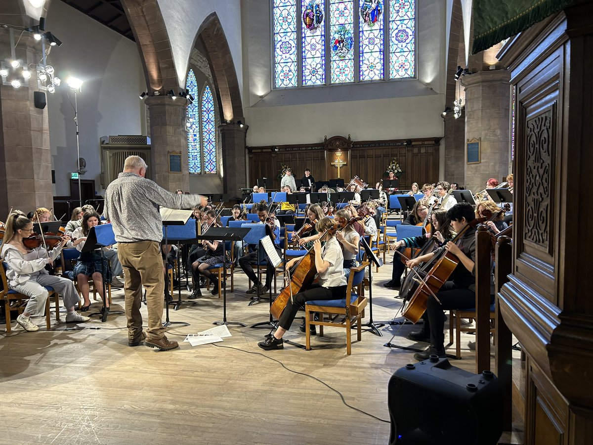 pkcMusicService's tweet photo. We are in Edinburgh today with Perth Youth Orchestra. If you are free this evening please pop along to hear these fantastic young musicians at Greyfriars Kirk, 7.30pm. https://t.co/xZSj7SOqiG