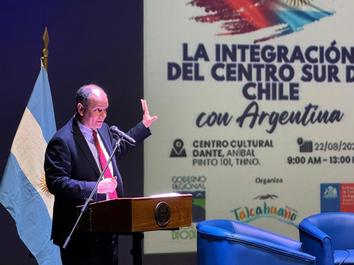 gorebiobio's tweet photo. 📌El Gobernador @rdiazworner da la bienvenida al Seminario Binacional "La integración del centro sur de 🇨🇱 con 🇦🇷 
"Debemos impulsar espacios. Avanzar en conexión ferroviaria 276 kms de conexión con Bahía Blanca. Podemos ser una alternativa ante los problemas del Canal de Panamá" https://t.co/QjRJRC4TtA