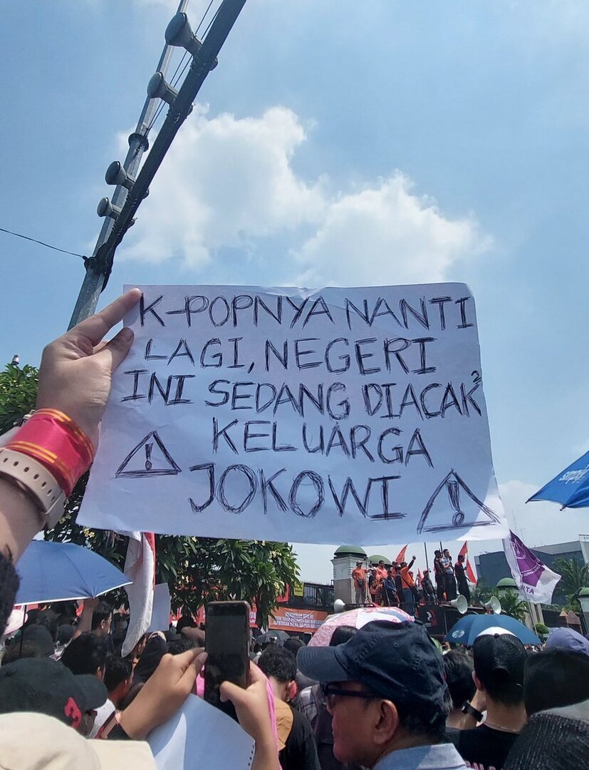 [17s] semangat naikin ht carat!!

BATALKAN BUKAN TUNDA ‼️

#.KawalPutusanMK 
#.TolakPilkadaAkal2an
#.TolakPolitikDinasti
#.PeringatanDarurat
#.IndonesiaEmergencyDemocracy