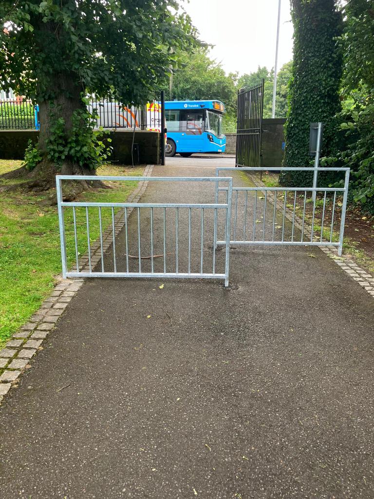 little_pengelly's tweet photo. Result! 

New safety barriers installed following parents contacting my office with concerns re children on bikes, scooters or running coming out onto this busy road from Wallace Park. 

We asked for safety measures to be considered urgently. Great to see them in place!  👇 https://t.co/n7JSAaXIo7
