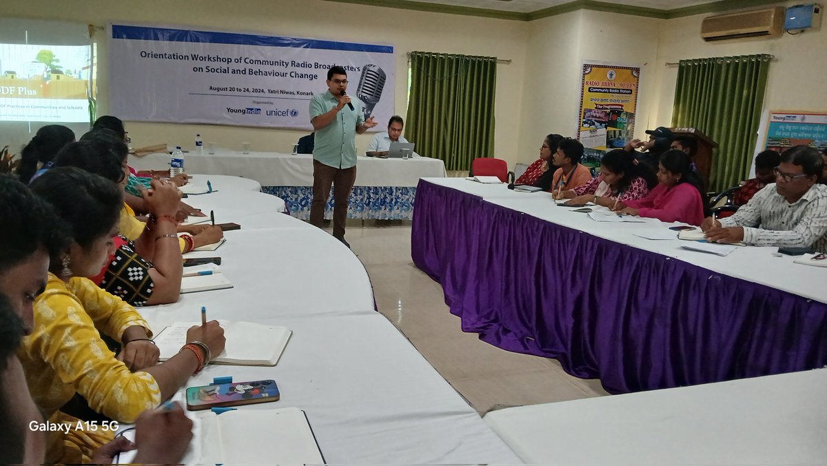 RojalinKonark's tweet photo. Orientation Workshop for Community Radio Broadcasters on Social and Behaviour Change, Organised by Young India &amp; UNICEF at Konark.Second Day Jyotirmay Deb Goswami Discussed about the WASH Challenges: Sustaining ODF practices Within Community and Schools  #communityradio4change https://t.co/Emos7qrtk1