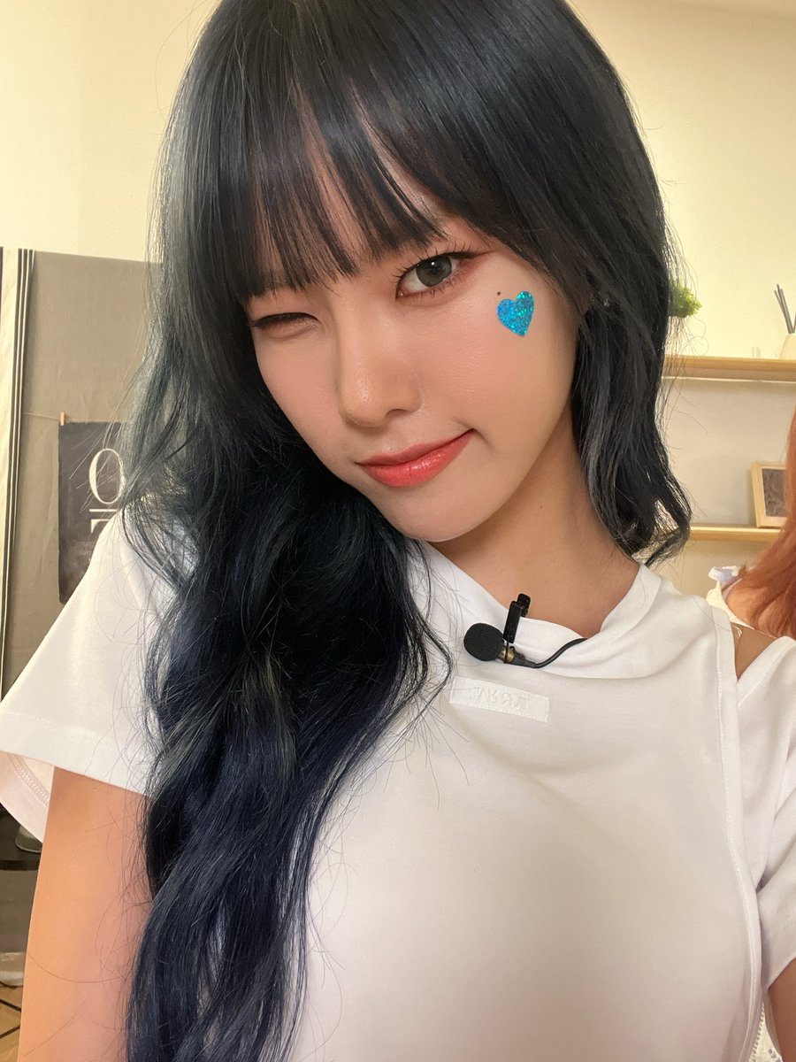 weverseweeekly's tweet photo. [240822] #Monday #먼데이 Post

🐱 i couldn't choose the best picture so i'm uploading it all

+ https://t.co/zW87ZkRJMq