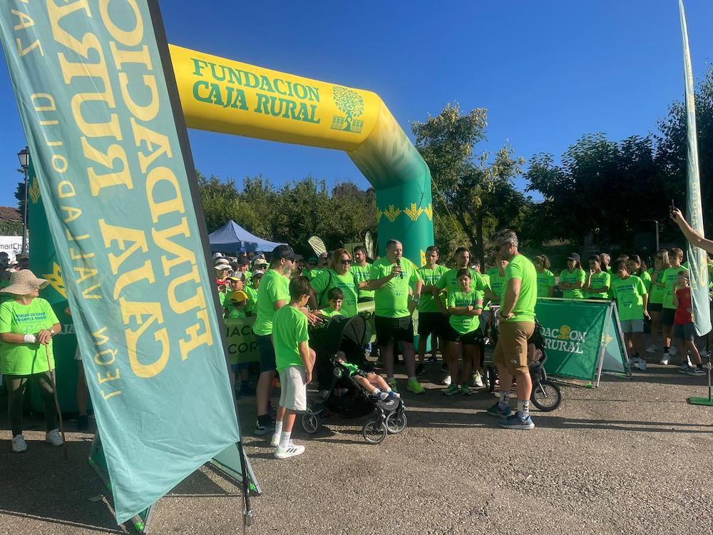eldiadezamora's tweet photo. SOLIDARIDAD I Más de 1.200 personas participan en la I edición de la Marcha Solidaria desde Figueruela de Arriba a Mahíde @CarreraFederGC @dipuzamora @cajaruralzamora #mahide #figuerueladearriba https://t.co/n1jbqGwAVe https://t.co/m0EooQwYFh