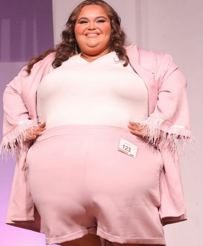 brixwe's tweet photo. This is Miss Alabama. Can you say something positive about her? https://t.co/WeNw74IWXs