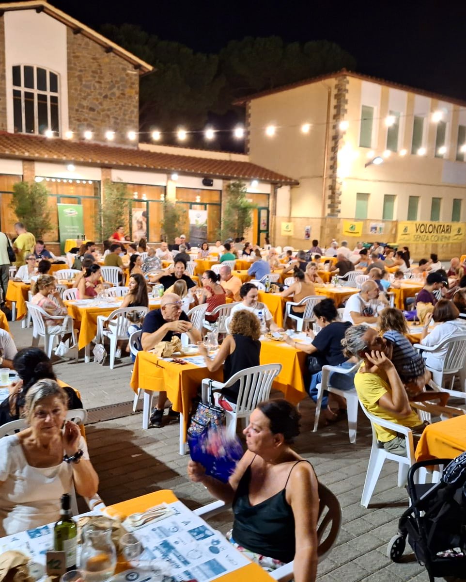 💛🌍Tra i ringraziamenti, non può mancare quello a @tenutecuffaro  per aver reso ancora più speciale la nostra #Festambiente 👉Il loro impegno nel creare vini di qualità, rispettosi della tradizione e dell’ambiente, è stato uno dei valori aggiunti della nostra #Festa 🍇