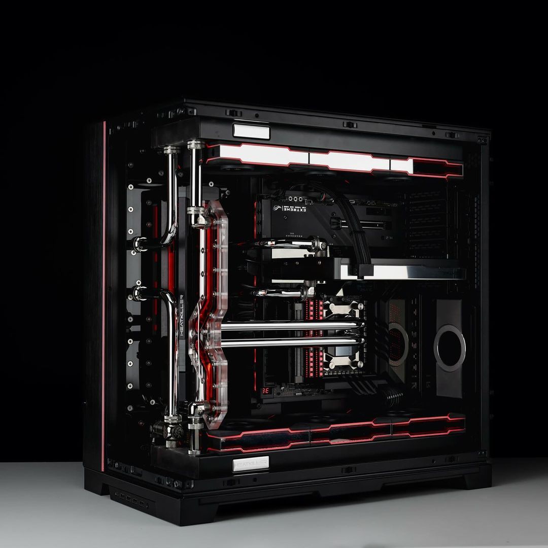 GlobalLianli's tweet photo. Pushing the limits- AMD 9950X build x O11D EVO XL🚀
📸 cr. /jchu5664

#LIANLI #o11devoxl #watercooling #customloop #reverse https://t.co/tTFVu6vD1I