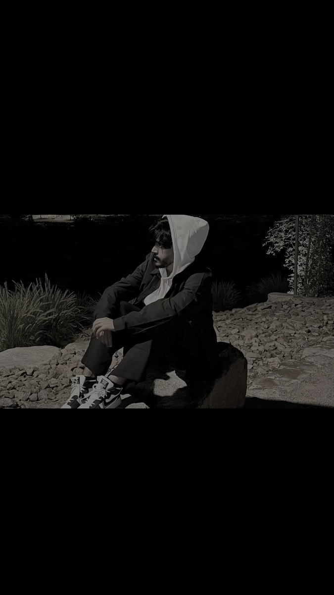 " أغرق في هواجيسي وأنجو بنفسيي "