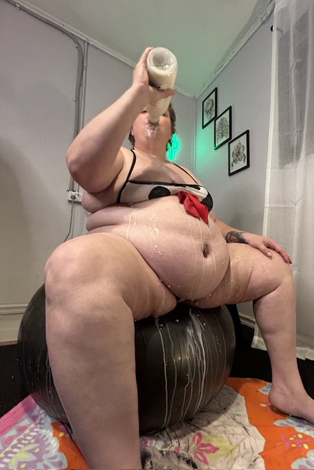 Do you like disgustingly hot fatties 🤭 https://t.co/E0FUQpcTxp