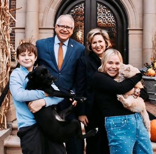 mamas4kamala's tweet photo. When we look at @KamalaHarris and @Tim_Walz families we see love, we see joy, we see America. #HarrisWalz2024 #VoteJoy #VoteFamily https://t.co/EwKbunu7zR