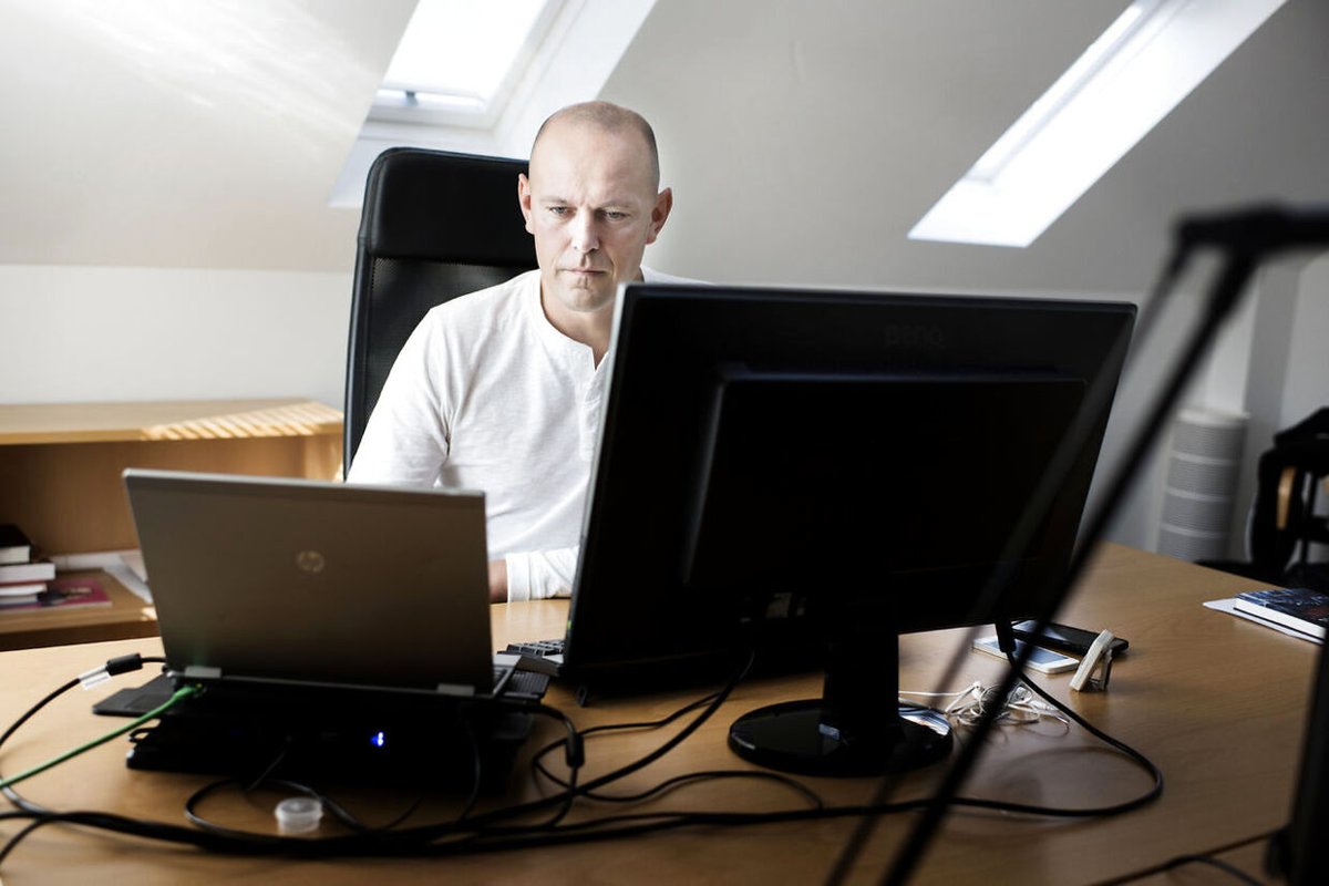 TomHougaard's tweet image. Who are we? We are traders. Who are we not? We are not fortune tellers. We are not "wise men" who can see the future. 

We are emotionally resilient – we work hard to make our dreams come true. We do not rely on luck, although at times we may get lucky. 

We observe and deduce.…