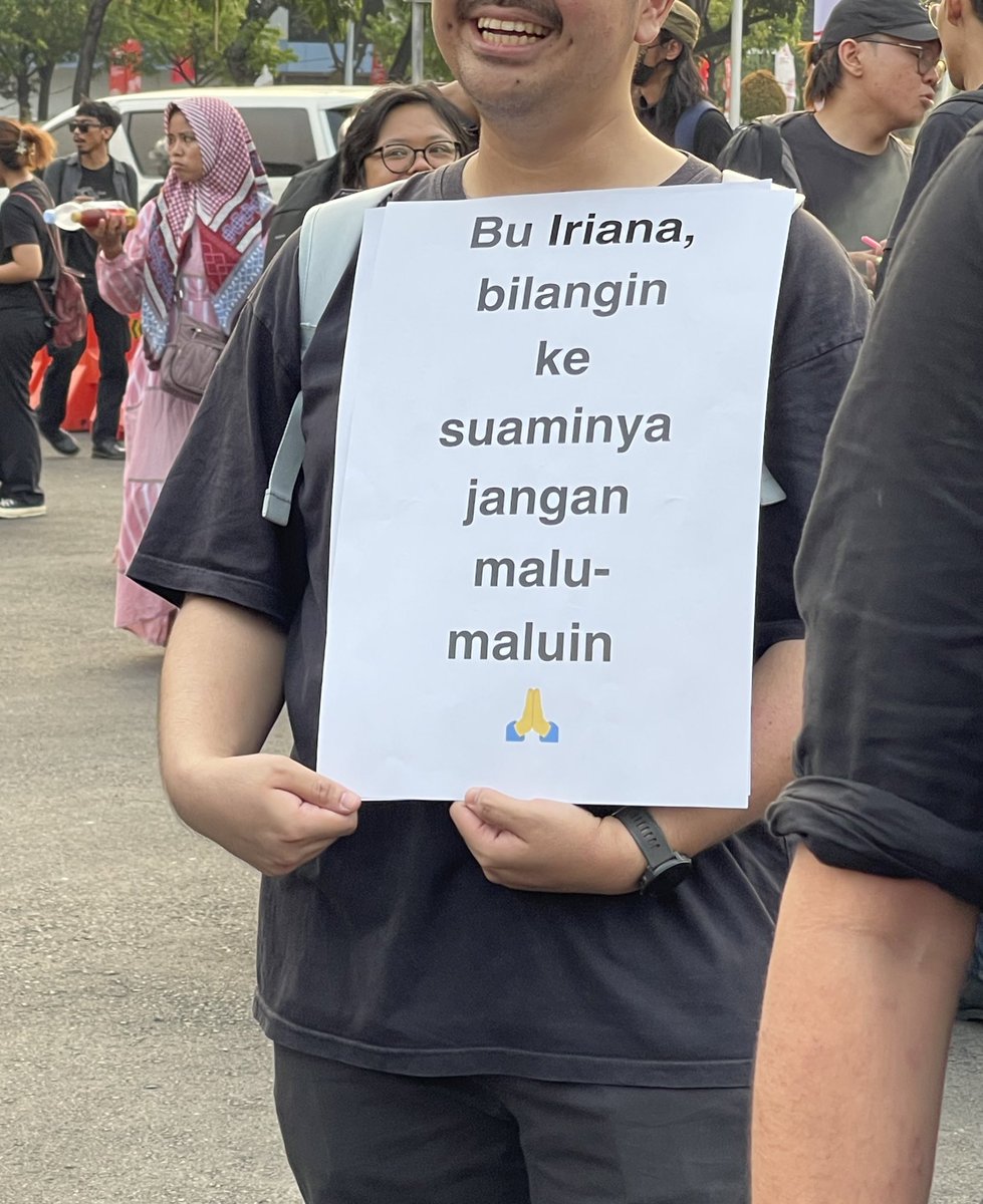 ianhugen tweet media