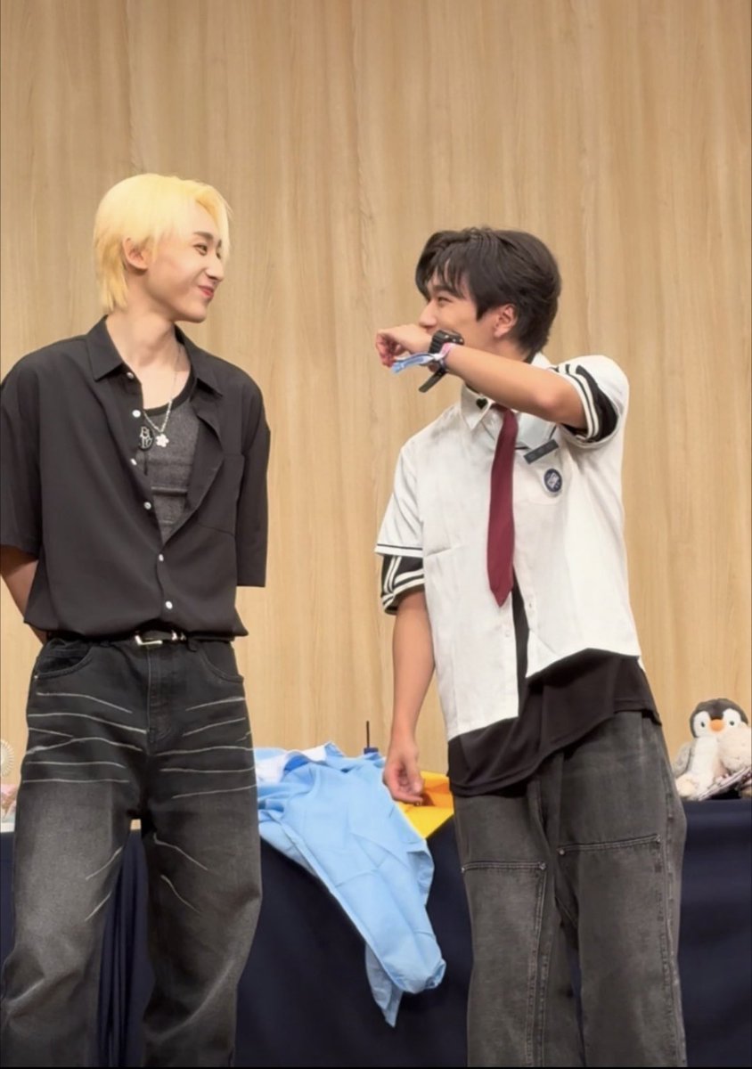hazixizemish's tweet photo. smiling and laughing zerui is the best kind of zerui 🥺🥺🥺

#boystory #zeyu #泽宇 #mingrui #明睿 #zerui https://t.co/8VIYjOOUW8