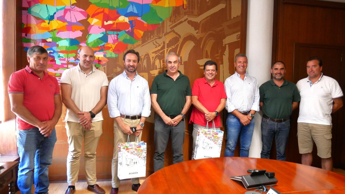 cmaagueda's tweet photo. Câmara entregou rádios da rede SIRESP a duas Unidades Locais de Proteção Civil. 
Esta entrega completa a disponibilização de equipamentos de comunicações às ULPC do concelho, o que permitirá uma articulação mais próxima com o comando operacional!

https://t.co/evP5jgaOUA 
#águeda https://t.co/cR0HWebKwH