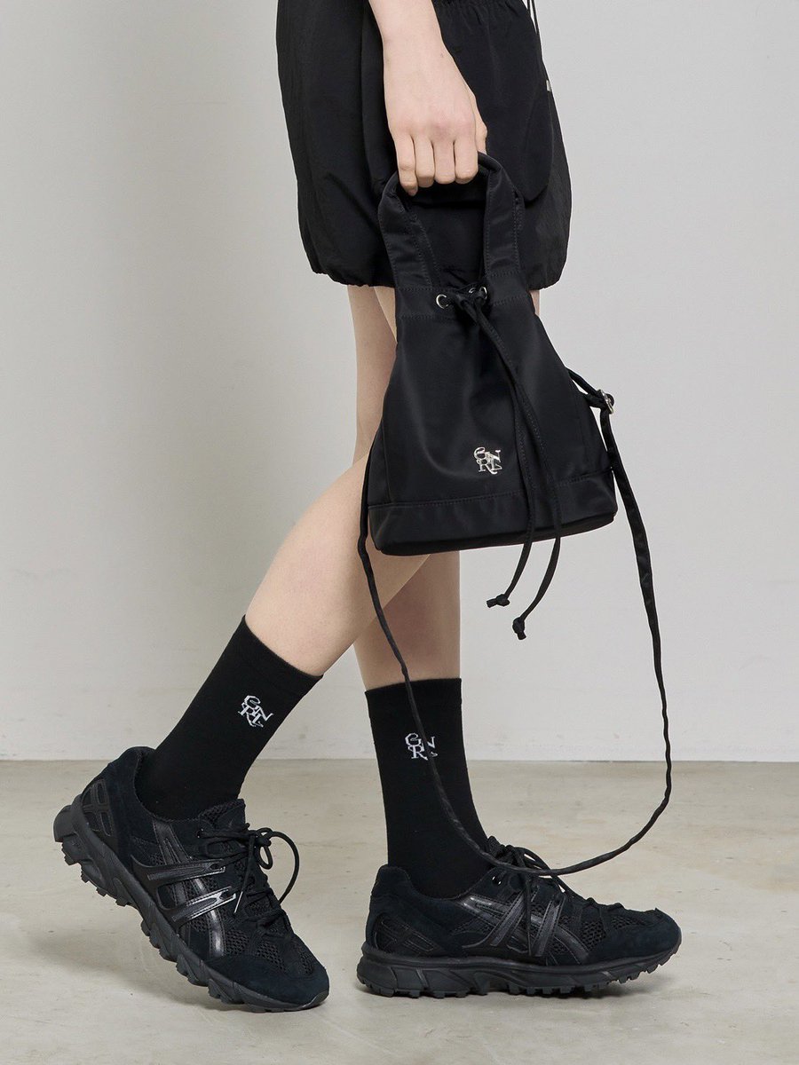 ゆる～く持てるバッグ探してて見つけたこれなにもかも丁度いい。そして3000円台という、、