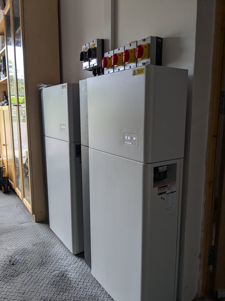 BoxergyLtd's tweet image. 🚨 Exciting News! 🚨
We're thrilled to announce the completion of our very first installation of the new Parallel Smile G3 Battery Energy Storage System in Scotland! 🌍🔋boxergy.co.uk/smile-g3/ #boxergy #RenewableEnergyForAll #AlphaESS #batterystorage #scotland #Alphaessuk
