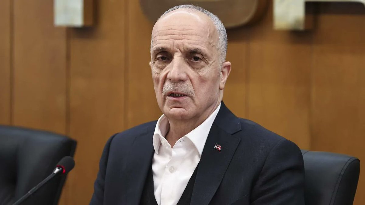 kamuhaberleri1's tweet photo. Türk İş Başkanı Ergün Atalay:

"Memur çok almıyor, işçi az alıyor" https://t.co/bm1Qk9bELg