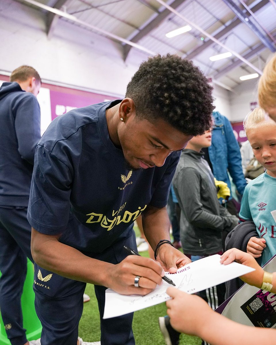 Burnley FC tweet media