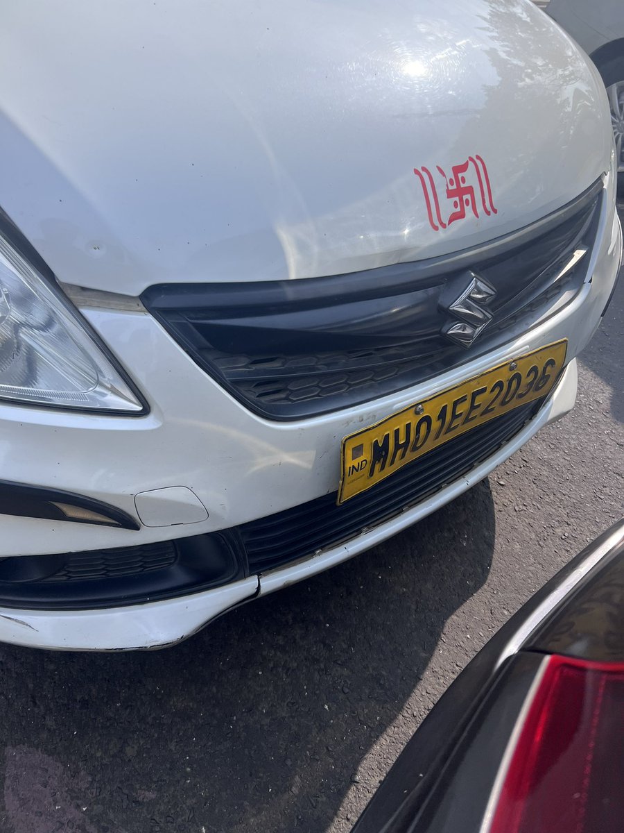 gr8heena's tweet photo. Dear @MumbaiPolice @mumbaitraffic this driver banged my car from the rear on eastern express highway and simply said the brakes didn’t work. I asked him for this RC book and insurance papers he didn’t show and fled the scene. Has two women passengers. @Uber_India @Olacabs check https://t.co/4FZzfJYKFy