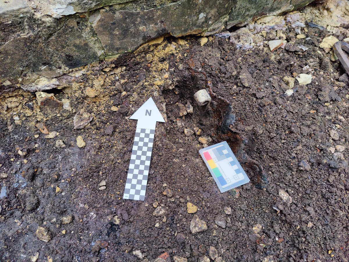 Just been doing some excavation; have I just found some #SWW concrete and an Anderson Shelter? @ckolonko <a href="/UnseenSussex/">Stewart Angell</a>

#No #HopeTheresNoBodiesUnderThisPatio 🤣🤣🤣🤣🤣🤣🤣🤣🤣