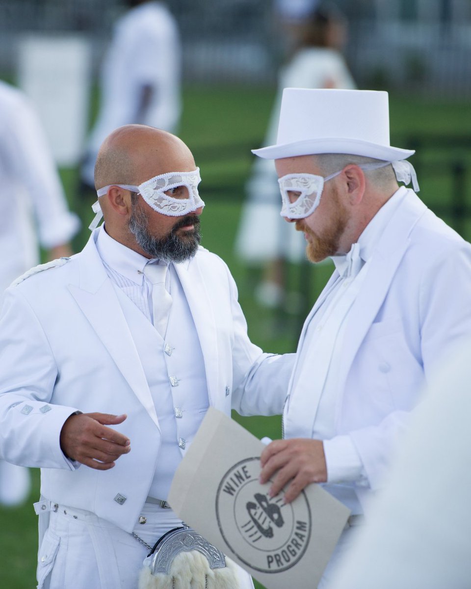 DinerEnBlancTor's tweet photo. 'Chic Couture' with a Parisian flair is the event theme. Dress to impress to win the title of '2024's Best in White'. Post your FAVE outfit tagging @DinerEnBlancTor.

Join Toronto’s most stylish outdoor affair next month: https://t.co/zyKPvuS2V7.

📸 @RyanEmberley #dinerenblancto https://t.co/ZvEUBoHF1F