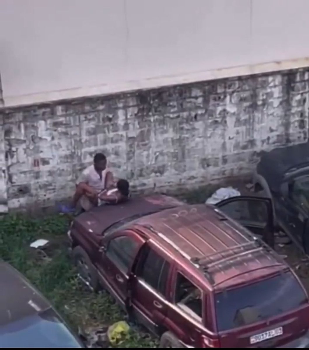 Only in South Africa you can see this....you get the video?

Tinubu| Xenophobia| Davido| federal government