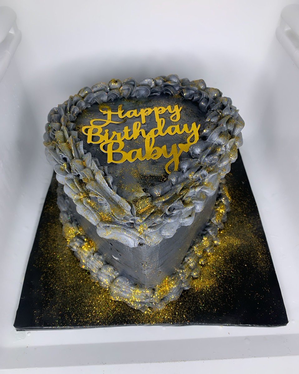 T_okee's tweet photo. Good morning,the bakery is open
Love heart shape cake for someone’s baby🫢🫢
Frosting: Whipped cream
Price: 25k
Location: OAU,Ile Ife
#OAUTwitter
#cakesinosunstate
#Ifebaker
#OAU https://t.co/LDS13JiJDW