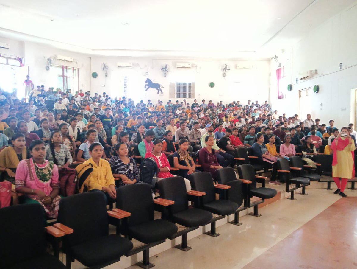 odishasacs's tweet photo. A huge success at Govt. ITI, Berhampur! The Intensified IEC Campaign on HIV/AIDS and STIs on 22.8.24 saw over 1,000 students, staff, and key officials including CDM & PHO Ganjam organised by DAPCU, Ganjam. #IndiaFightsHIVAIDS #EndSTI #YouthAwareness https://t.co/6oHlidoilJ