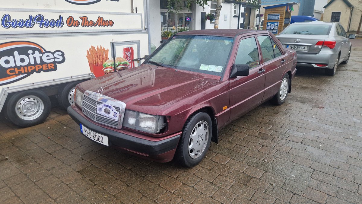 wheelintheyears's tweet photo. Spotted this daily runner in Donegal. Spotless. Missing light is probably being fixed up to make perfect like the rest of the car. https://t.co/9Bcx9paFtn