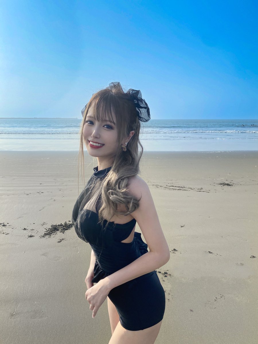 ____90c's tweet photo. 今年初海🏖 https://t.co/ePX3GzoqXd