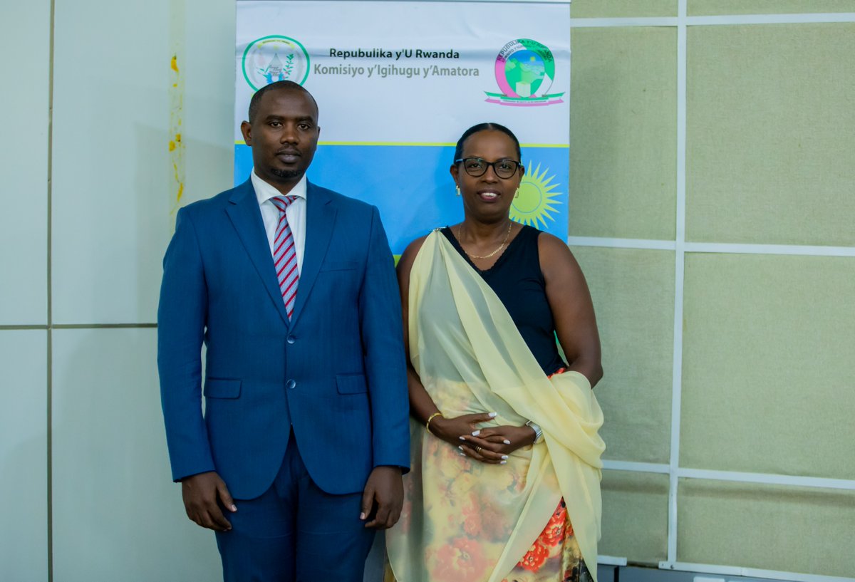 CityofKigali's tweet photo. Abajyanama batandatu bahagarariye uturere mu Nama Njyanama y'Umujyi wa Kigali:
Akarere ka Gasabo:
☑️Baguma Rose
☑️Gatera Frank
Akarere ka Kicukiro:
☑️ Nyinawinkindi Liliose Larisse
☑️ Tsinda Aimé
Akarere ka Nyarugenge:
☑️ Semakula Muhammed
☑️ Urujeni Martine
Aba Bajyanama, bariyongera ku bandi batandatu bashyizweho na Perezida wa Repubulika kuri uyu wa Gatatu tariki 21 Kanama 2024.
#KigaliYacu
#UmuturageKuIsonga