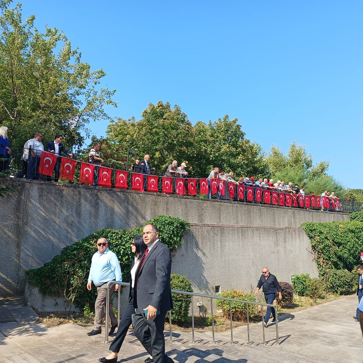 Mustafa Kemal Atatürk’ün son Başbakanı, Demokrat Partimizin kurucusu ve ilk Genel Başkanımız, Türkiye Cumhuriyeti 3. Cumhurbaşkanı Celal Bayar’ı vefatının 38. yıl dönümünde kabri başında saygı, rahmet ve minnetle anıyoruz. 
#CelalBayar